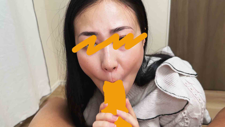 楽園ミナの熟女着衣個撮フェラ
