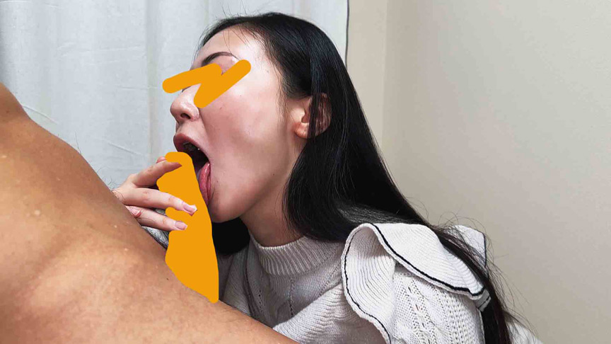 楽園ミナの着衣個撮熟女フェラ