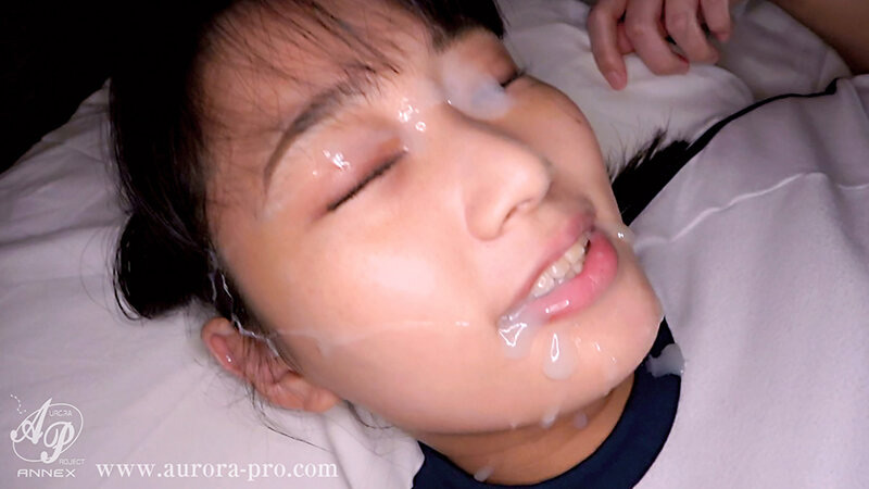 相坂すみれの濃厚ザーメンぶっかけ顔射